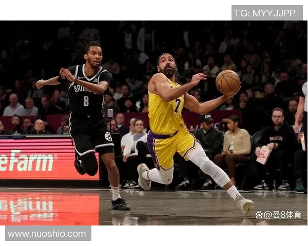 篮网湖人第三节精彩回放分析与战术解读