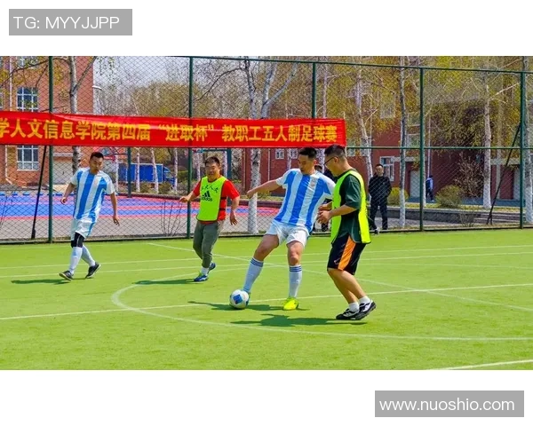 鹏城之战激情四溢深圳对决湘涛展现足球魅力与团队精神