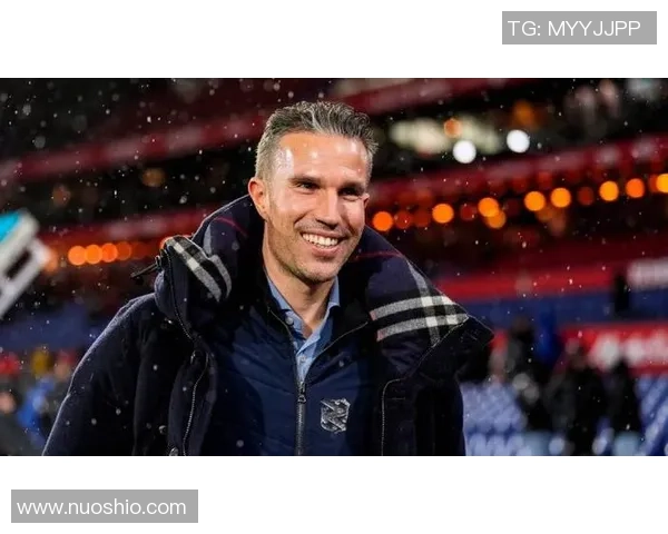 2-0,荷甲第4胜荷甲第2,32岁国米旧将国际波,范佩西率队2连胜完结